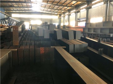 鋼梁是否能露天放置？